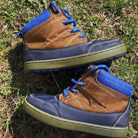 OshKosh boys size 10 boot - Picture 4 of 8